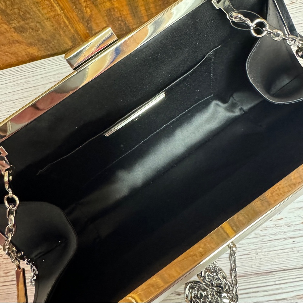 I.N.C. INTERNATIONAL CONCEPTS Framed Wing Clutch & Crossbody - Picture 4 of 5